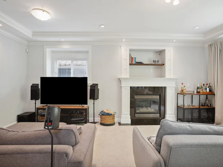 5187 Sherbrooke Street, Vancouver, BC, V5W 3M3 - 3