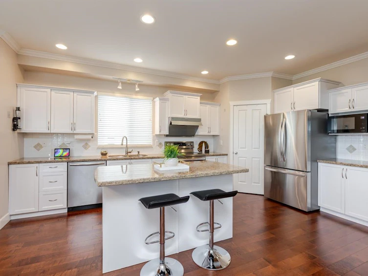 20216 70a Avenue, Langley, BC, V2Y 2Y6 - 4