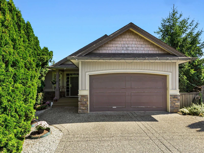 11279 Creekside Street, Maple Ridge BC V2W 1W7