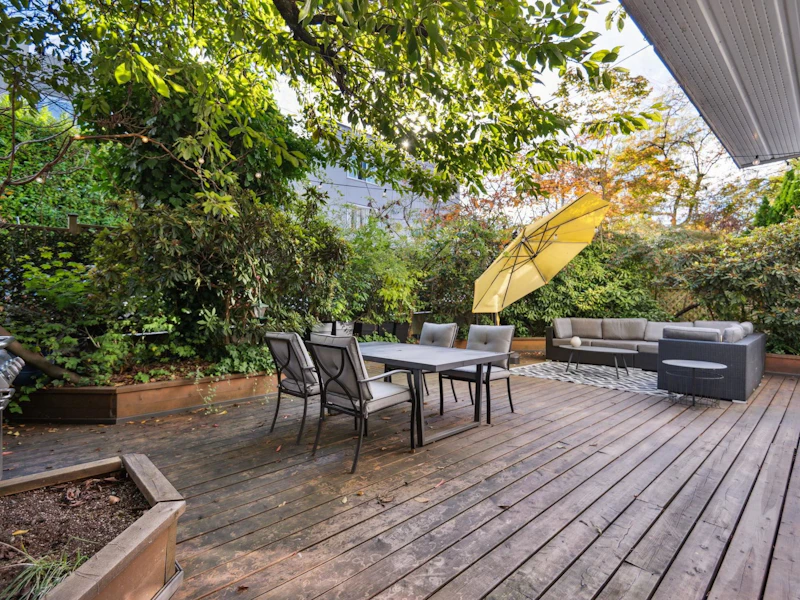 101 - 1696 W 10th Avenue, Vancouver BC V6J 2A1