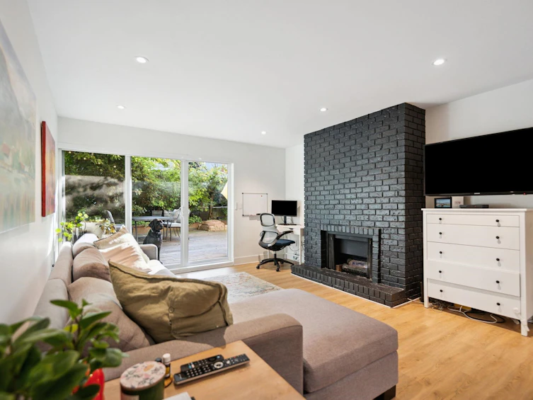 101-1696 W 10th Avenue, Vancouver, BC, V6J 2A1 - 5