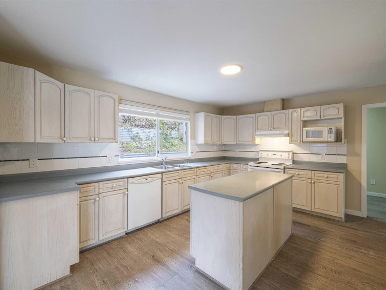 470 Riverview Crescent, Coquitlam, BC, V3C 4X9 - 13