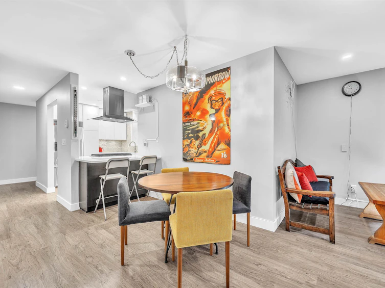 2433 W 6th Avenue, Vancouver, BC, V6K 1W2 - 5