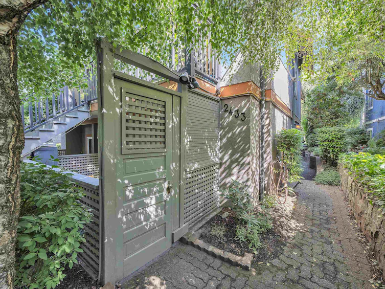 2433 W 6th Avenue, Vancouver, BC, V6K 1W2 - 16