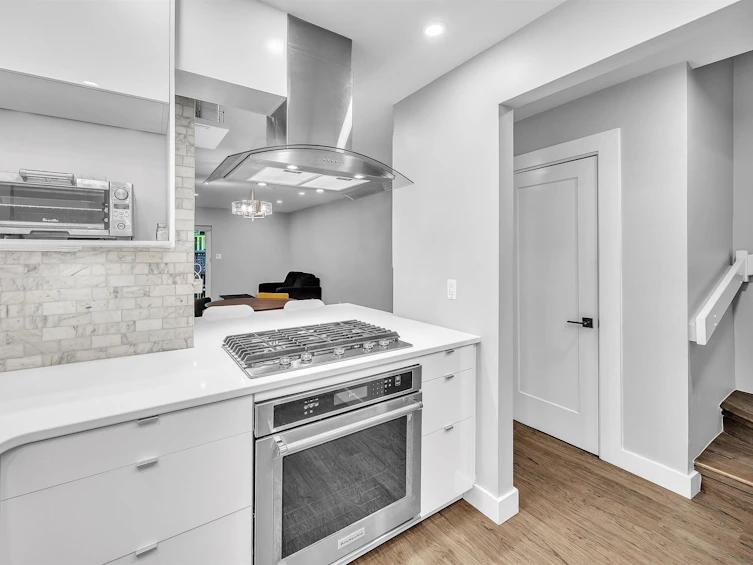 2433 W 6th Avenue, Vancouver, BC, V6K 1W2 - 10