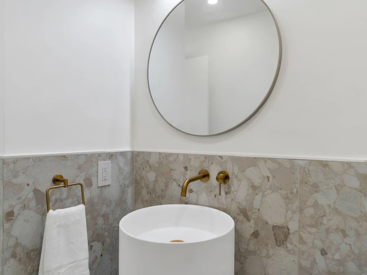 1340 W 7th Avenue, Vancouver, BC, V6H 3W5 - 14