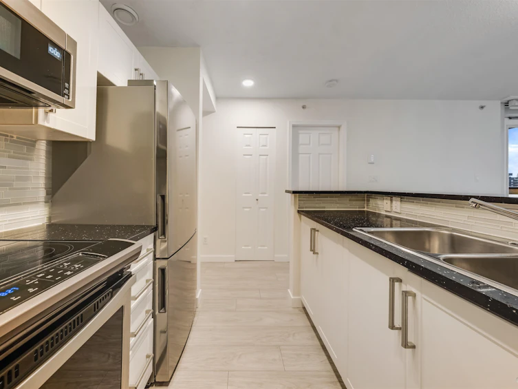 805-1420 W Georgia Street, Vancouver, BC, V6G 3K4 - 17