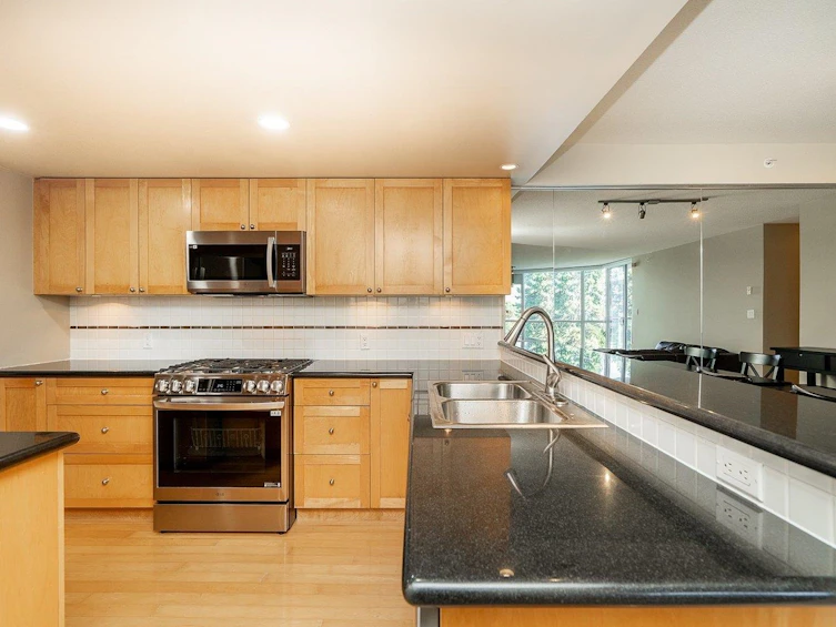 403-1425 W 6th Avenue, Vancouver, BC, V6H 4G5 - 11