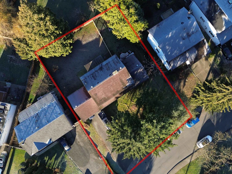 830 Irvine Street, Coquitlam, BC, V3C 4C2 - 3