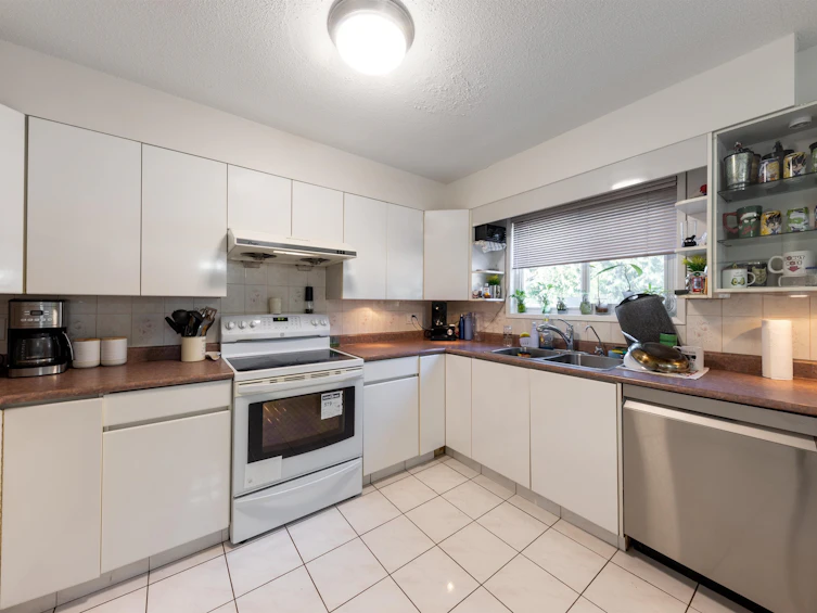 830 Irvine Street, Coquitlam, BC, V3C 4C2 - 12