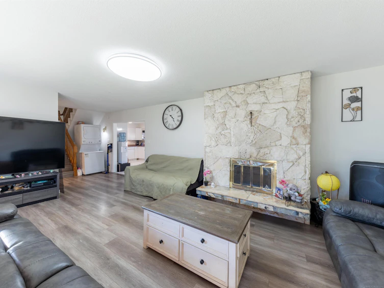 830 Irvine Street, Coquitlam, BC, V3C 4C2 - 7