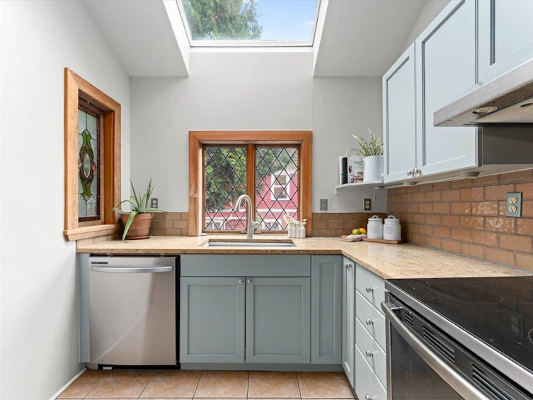 2648 Templeton Drive, Vancouver, BC, V5N 4W3 - 11