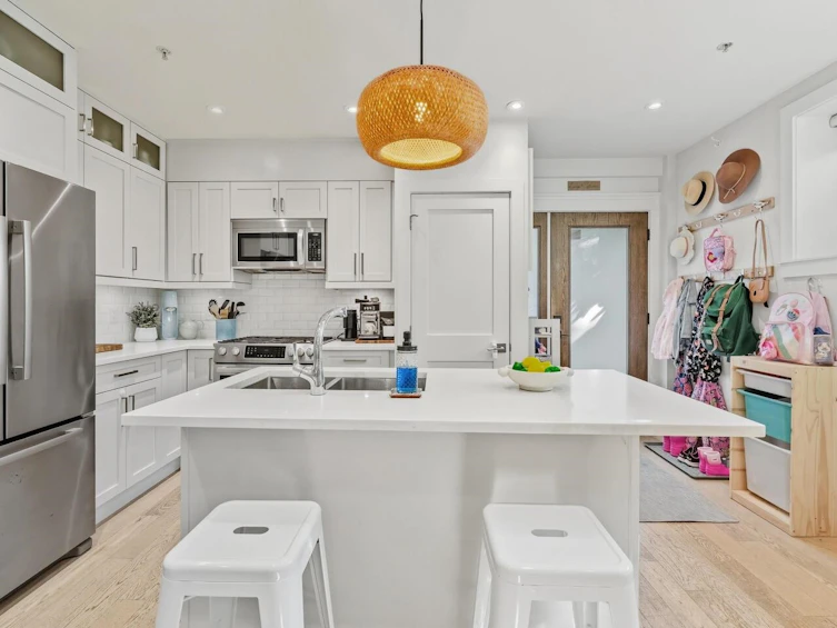165 W 14th Avenue, Vancouver, BC, V5Y 1W8 - 5