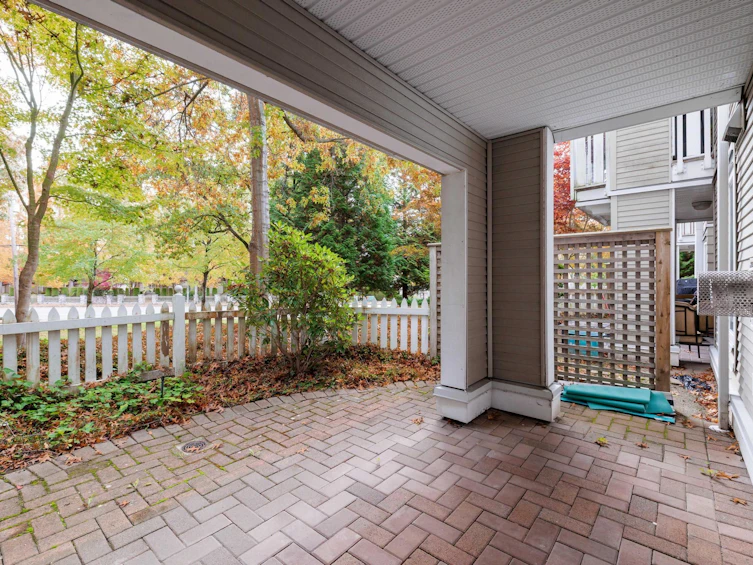 112-8100 Jones Road, Richmond, BC, V6Y 4B1 - 8