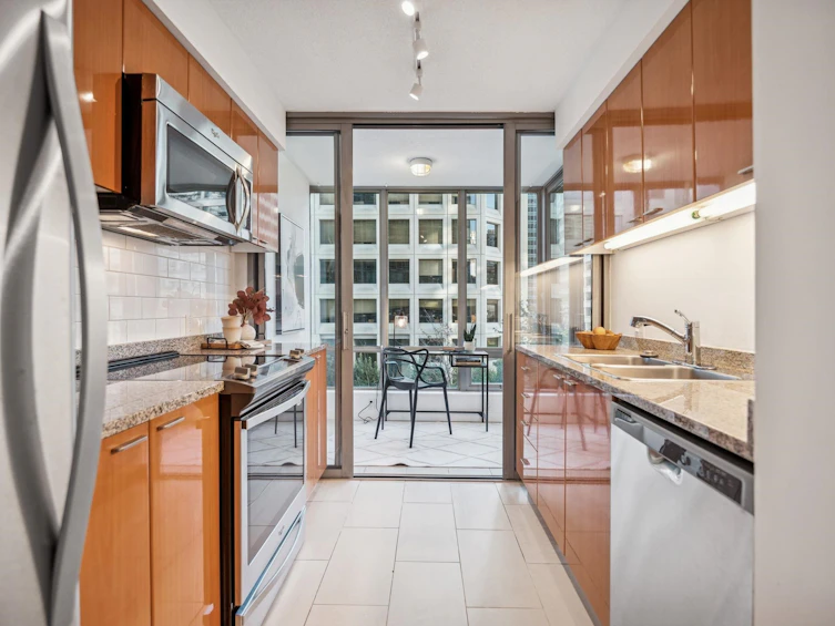 706-1200 W Georgia Street, Vancouver, BC, V6E 4R2 - 7