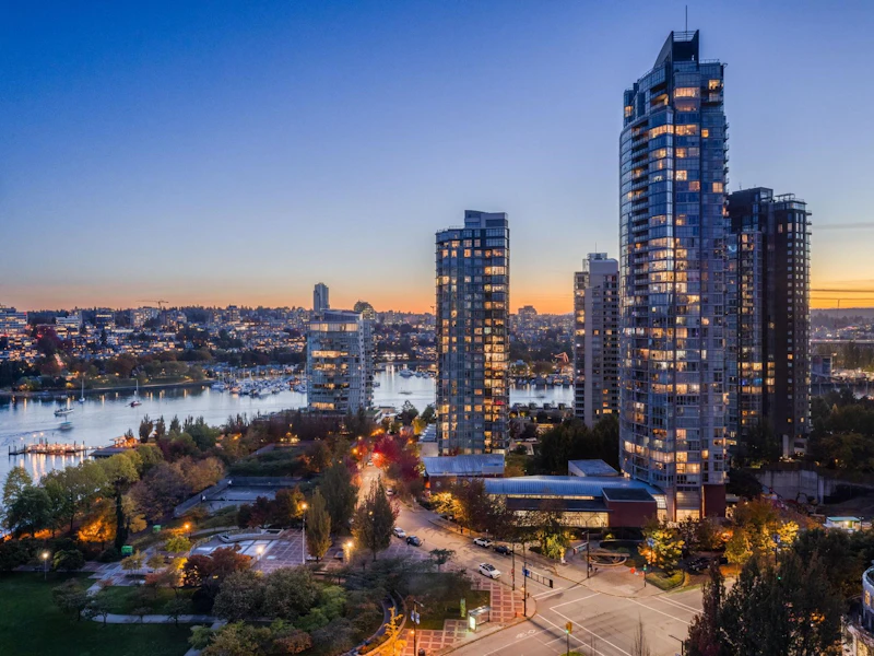 2101 - 388 Drake Street, Vancouver BC V6B 6A8
