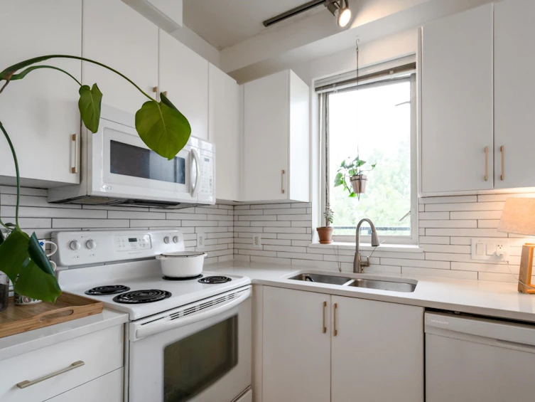 PH1-688 E 17th Avenue, Vancouver, BC, V5V 0A8 - 7