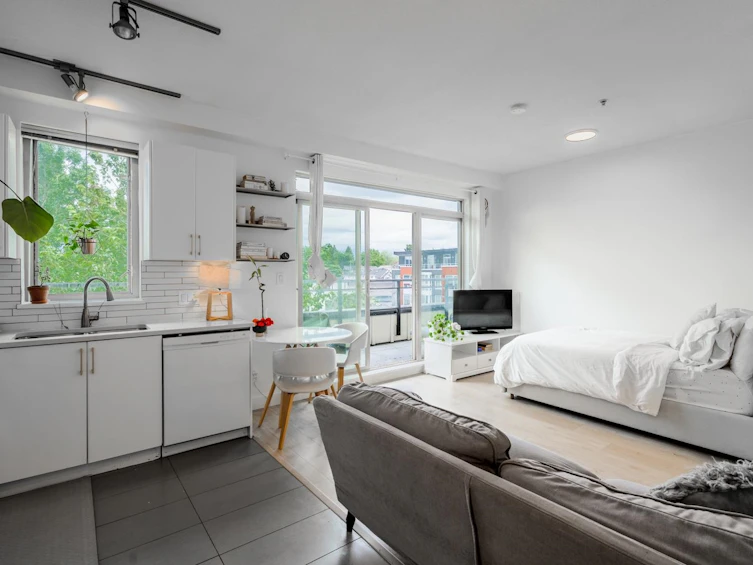 PH1-688 E 17th Avenue, Vancouver, BC, V5V 0A8 - 3