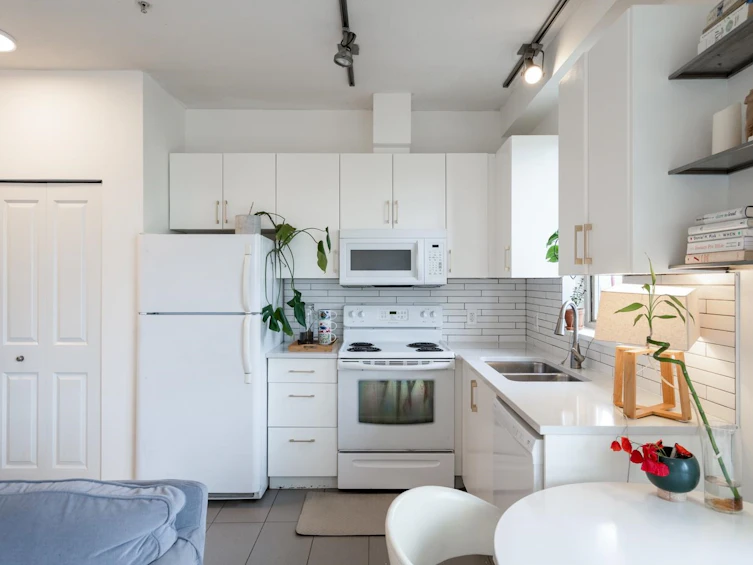 PH1-688 E 17th Avenue, Vancouver, BC, V5V 0A8 - 6