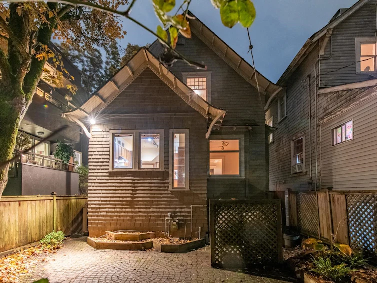 2243 W 5th Avenue, Vancouver, BC, V6K 1S4 - 24