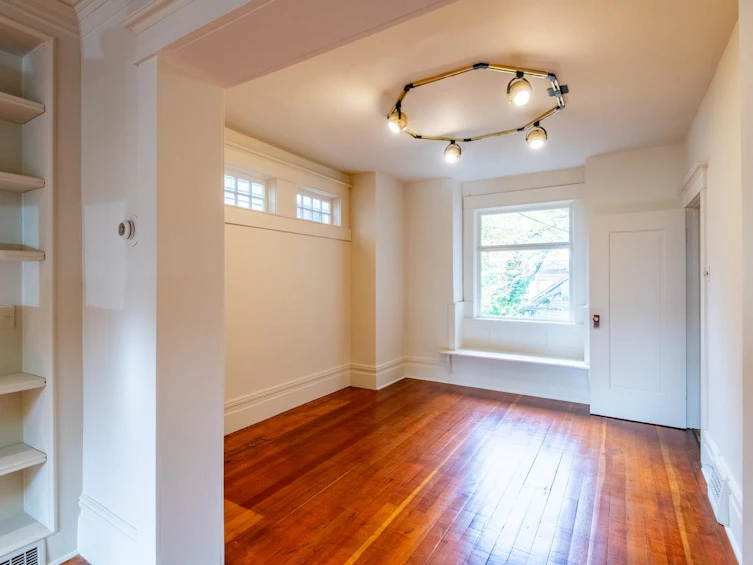 2243 W 5th Avenue, Vancouver, BC, V6K 1S4 - 9