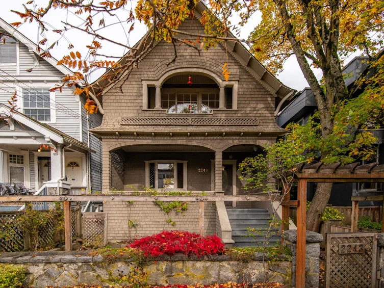 2243 W 5th Avenue, Vancouver, BC, V6K 1S4 - 3