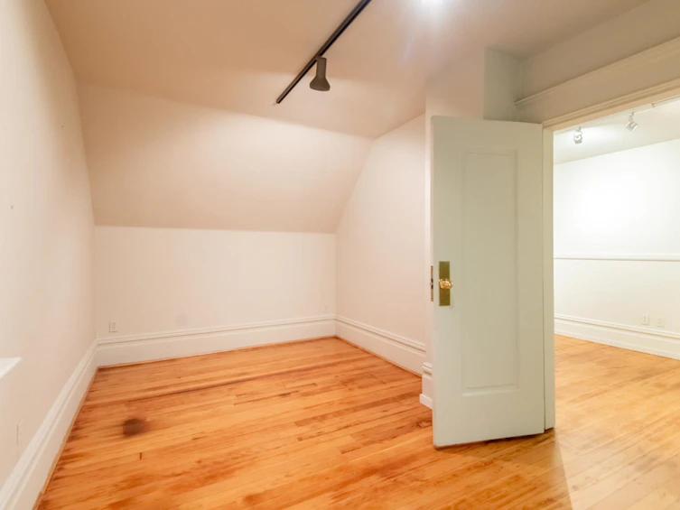 2243 W 5th Avenue, Vancouver, BC, V6K 1S4 - 15