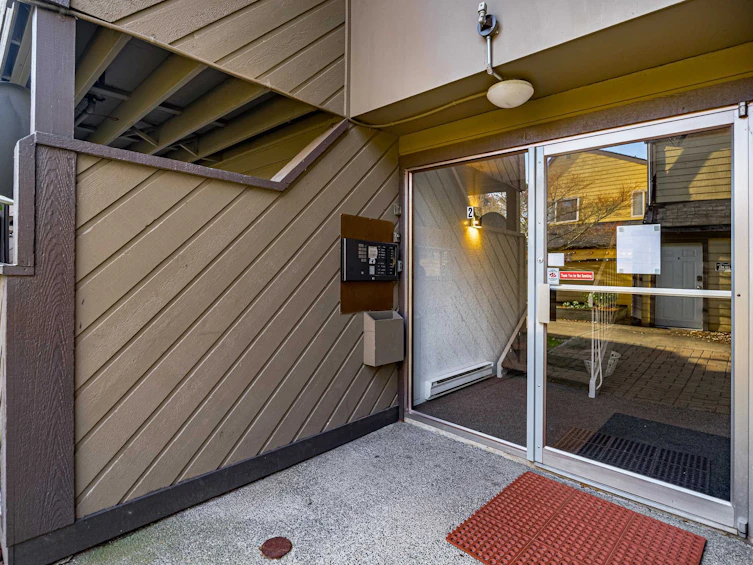 252-5421 10 Avenue, Delta, BC, V4M 3T9 - 2