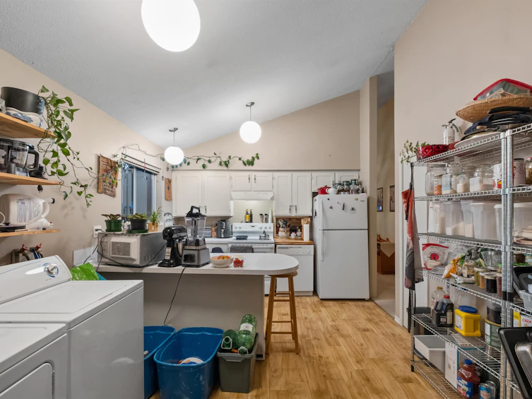 3602 Regent Avenue, North Vancouver, BC, V7N 2C2 - 14