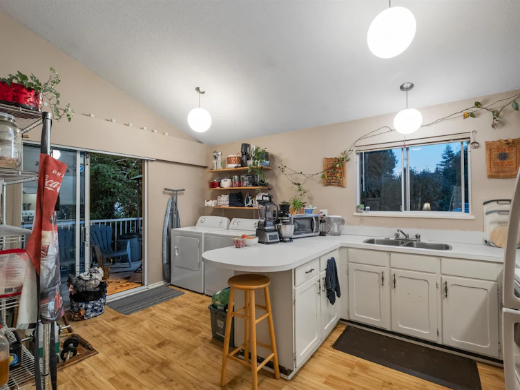 3602 Regent Avenue, North Vancouver, BC, V7N 2C2 - 13