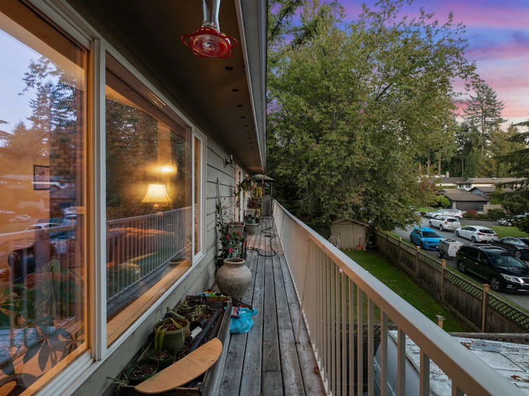 3602 Regent Avenue, North Vancouver, BC, V7N 2C2 - 9