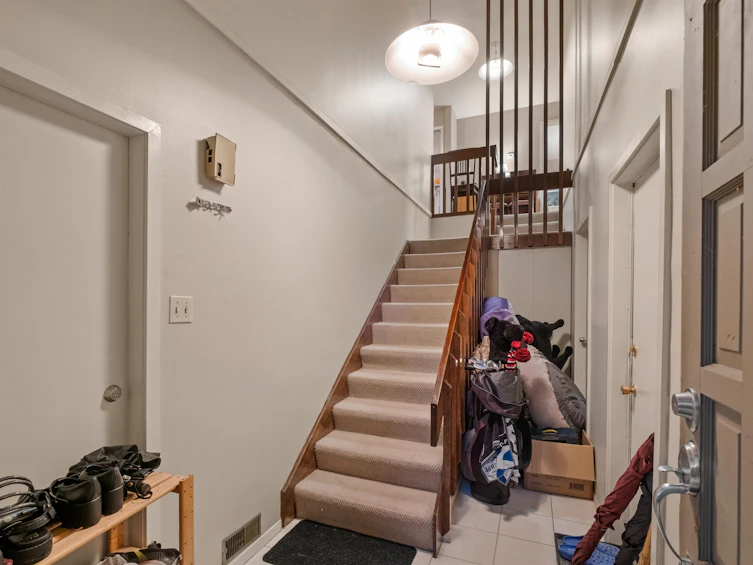 3602 Regent Avenue, North Vancouver, BC, V7N 2C2 - 4