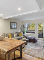 882 Cunningham Lane