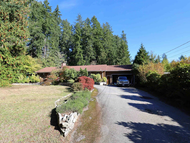 588 Veterans Road, Gibsons, BC, V0N 1V4 - 7
