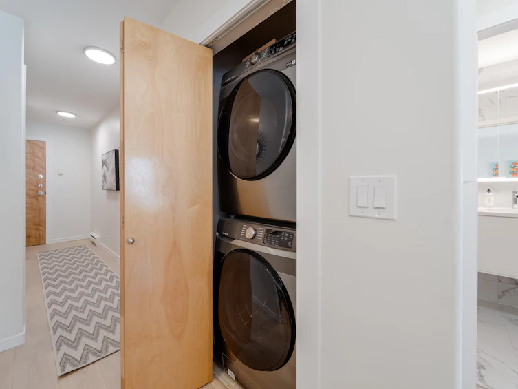 404-2688 Vine Street, Vancouver, BC, V6K 4T6 - 17