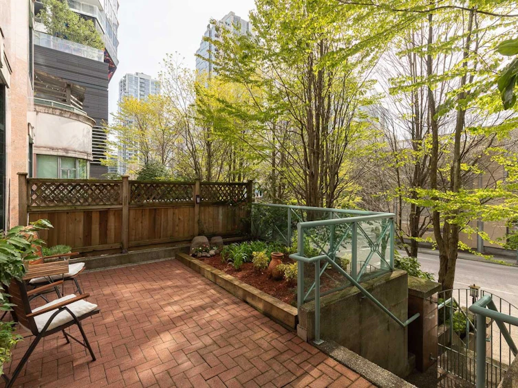 104-293 Smithe Street, Vancouver, BC, V6B 5W4 - 5