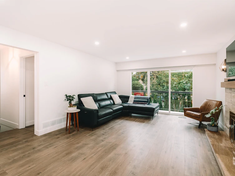 5885 Sherbrooke Street, Vancouver, BC, V5W 3N1 - 4