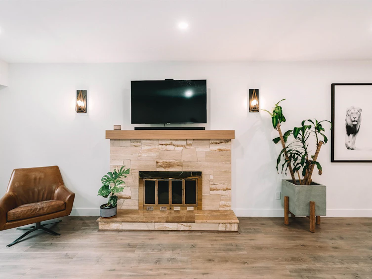 5885 Sherbrooke Street, Vancouver, BC, V5W 3N1 - 5