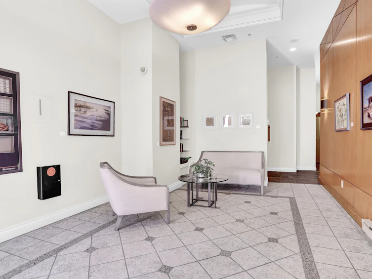 403-2580 Tolmie Street, Vancouver, BC, V6R 4R4 - 2