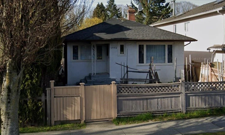 1953 E Broadway Drive