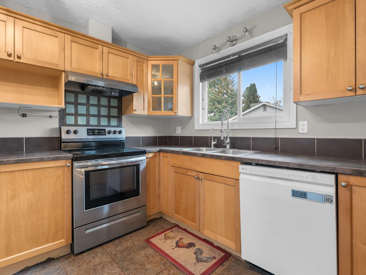 335 Nechiefman Street, Princeton, BC, V0X 1W0 - 13