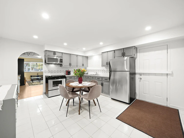 2182 E 45th Avenue, Vancouver, BC, V5P 1N8 - 22