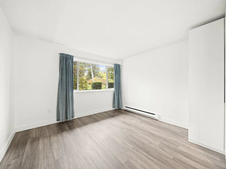 110-9847 Manchester Drive, Burnaby, BC, V3N 4P4 - 8