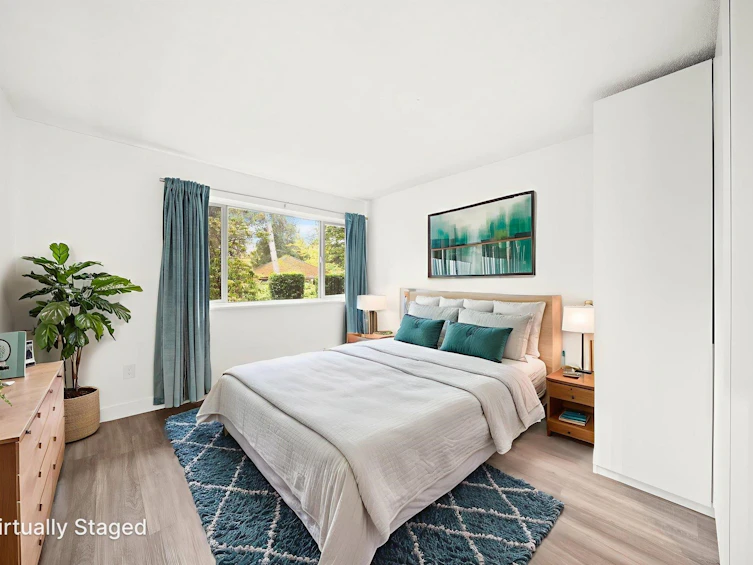 110-9847 Manchester Drive, Burnaby, BC, V3N 4P4 - 2