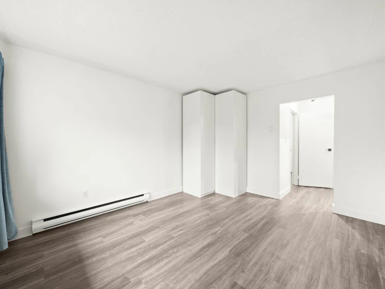 110-9847 Manchester Drive, Burnaby, BC, V3N 4P4 - 10