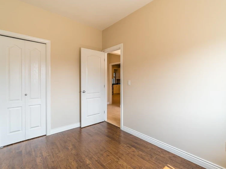7734 16th Avenue, Burnaby, BC, V3N 1P9 - 7