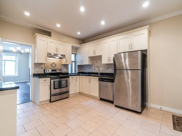 7734 16th Avenue, Burnaby, BC, V3N 1P9 - 5