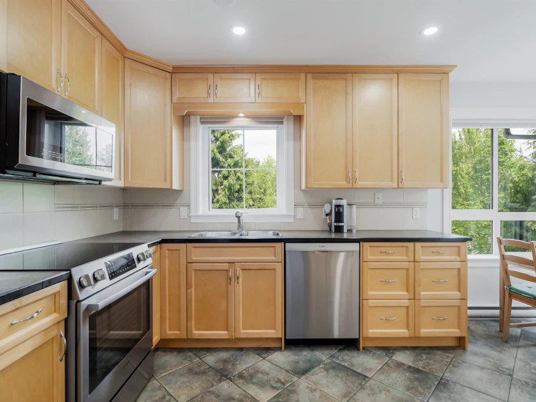 305-20750 Duncan Way, Langley, BC, V3A 9J6 - 4