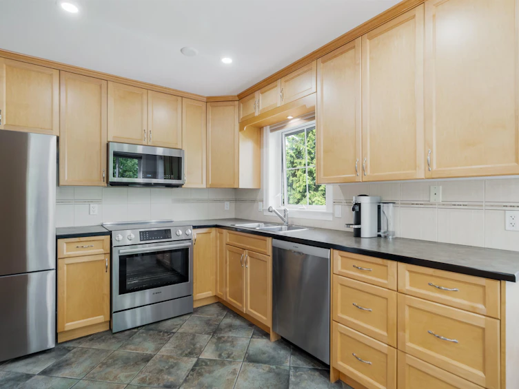 305-20750 Duncan Way, Langley, BC, V3A 9J6 - 5