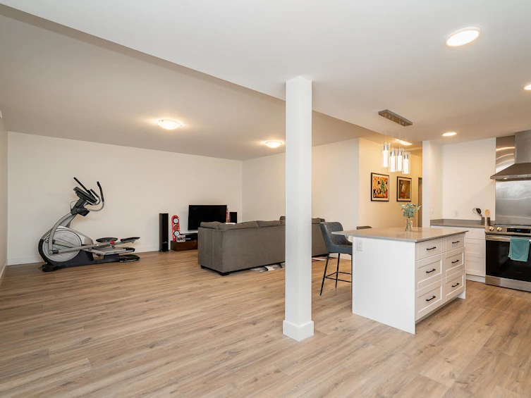 1468 Strawline Hill Street, Coquitlam, BC, V3E 0L7 - 32